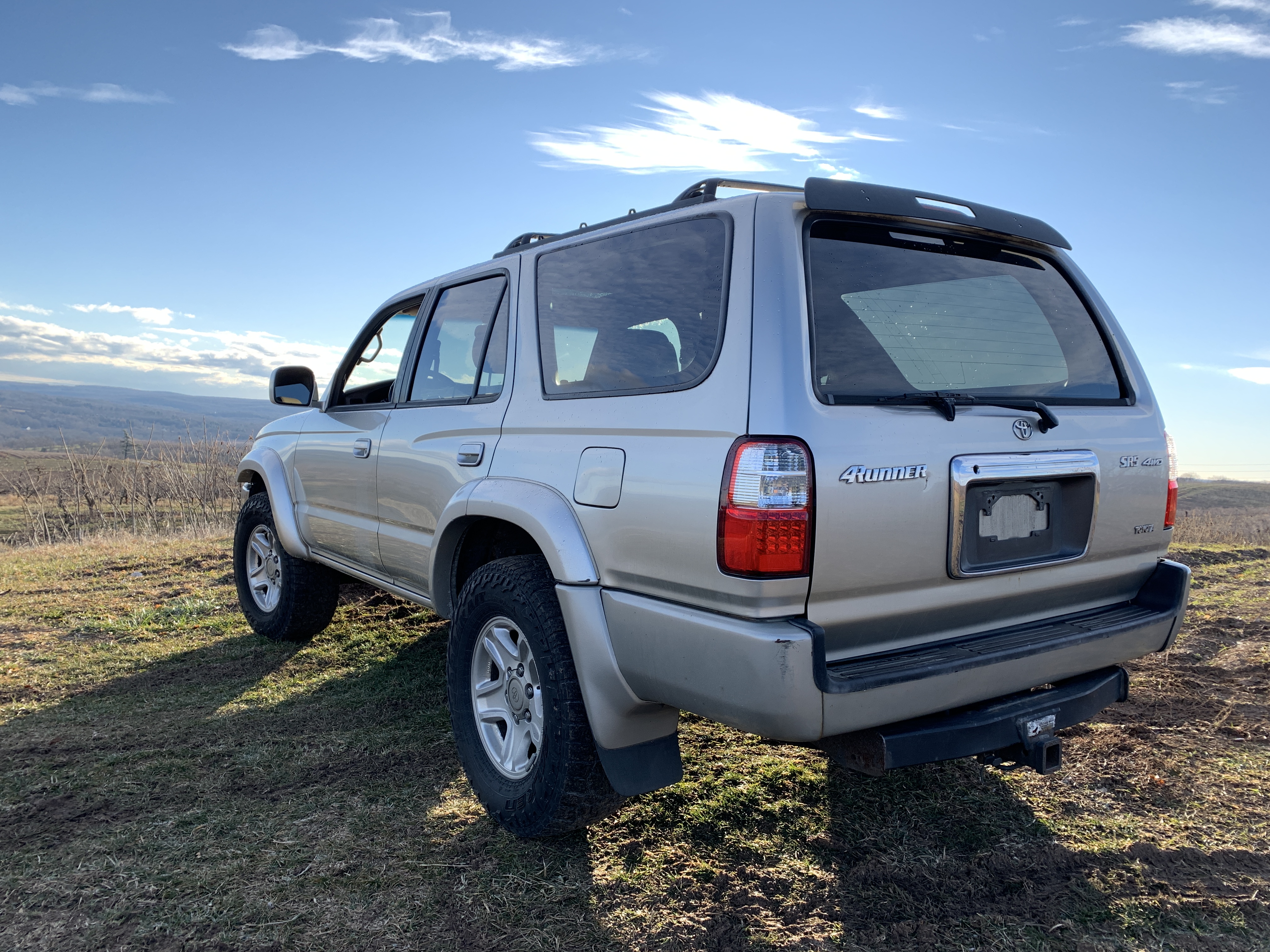2002 Toyota 4Runner SR5 THIRD GENERATION - 3rd Gen 3.4L V6 4×4 - BEAUTIFUL - RUNS GREAT - HIGH MECHANICAL BASELINE - New Timing Belt, New Waterpump, New Head Gaskets, New Radiator, New Alternator, New Brakes, New Valve Cover Gaskets, New Wildpeak Tires, New Shocks, New Muffler / Exhaust, New HID Headlights, Frame is Clean and solid, Cleaned and Undercoated - MORE — photo 13